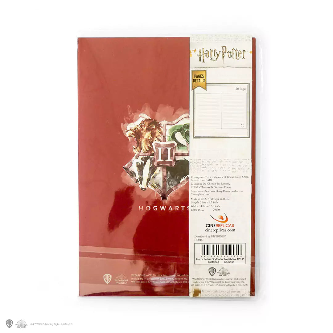 Carnet souple Gryffondor en contexte, parfait pour prendre des notes ou écrire ses pensées magiques.