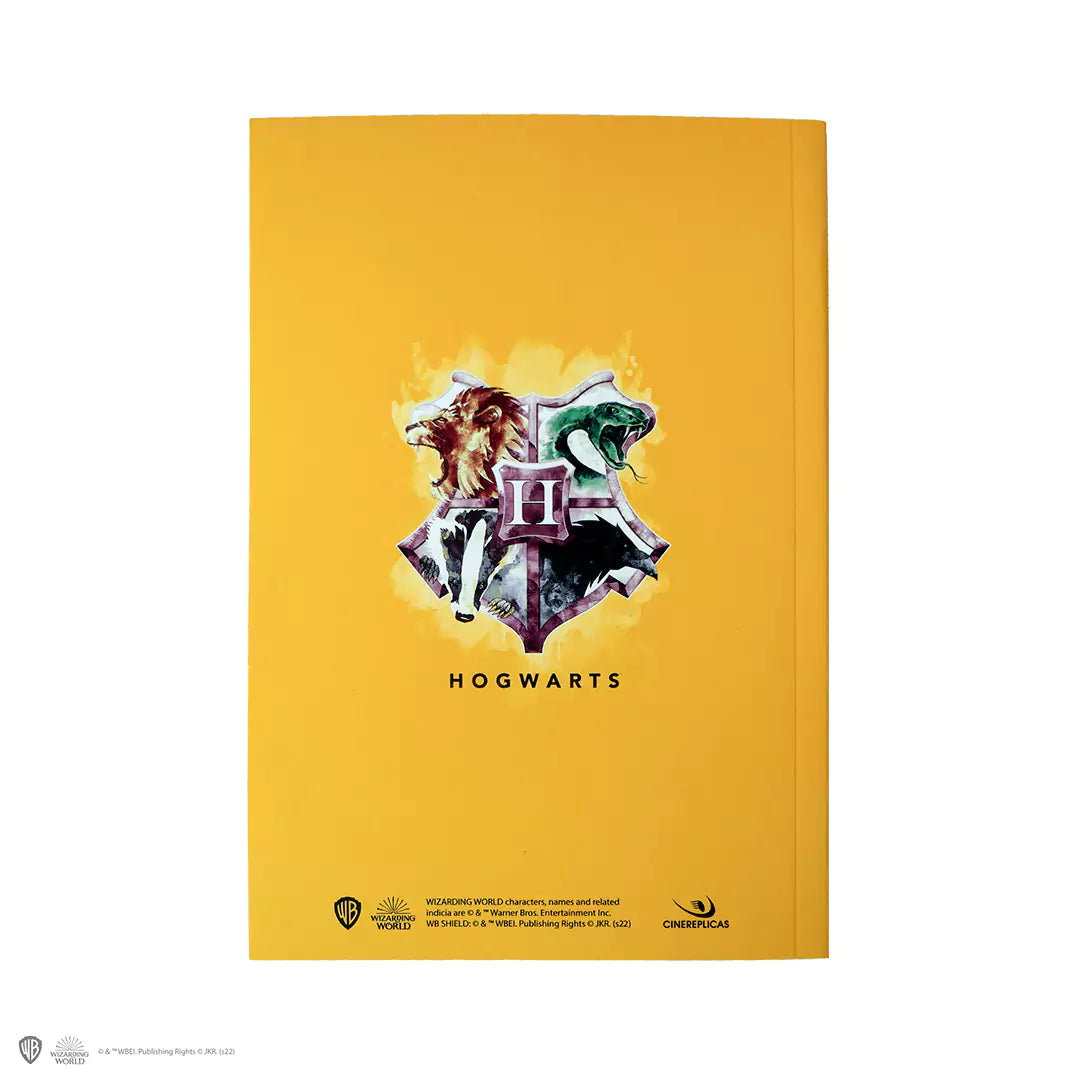 Détails du Carnet souple - Poufsouffle, mettant en valeur ses dimensions compactes de 15 x 21 cm et son design esthétique, idéal pour l'écriture, le dessin et la prise de notes.