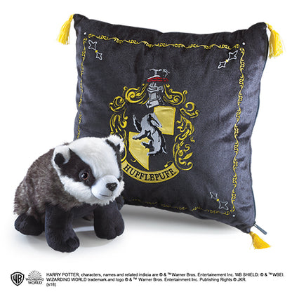 Peluche et coussin de la Maison de Poufsouffle - Harry Potter, un accessoire enchanteur et confortable pour les fans de la saga, parfait pour décorer votre intérieur.