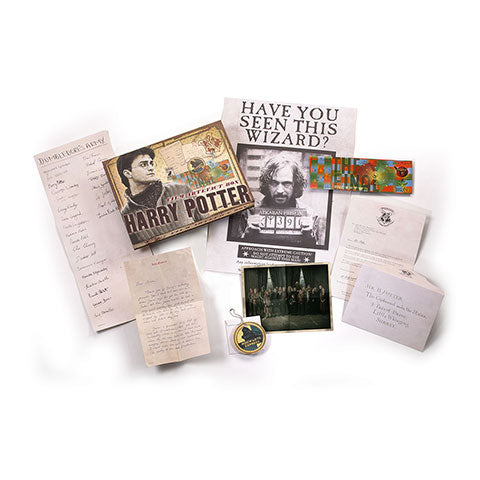 Boite d’artefacts Harry Potter avec lettre d'inscription à Poudlard, plongez dans l'univers magique.