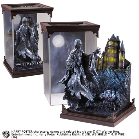Figurine Détraqueur de la série Créatures magiques de Harry Potter, détaillée avec soin en PVC robuste, idéale pour les collectionneurs.