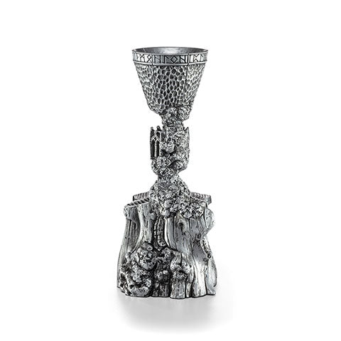 Détails fins de La Coupe de Feu - Harry Potter, illustrant l'artisanat exceptionnel de Noble Collection.
