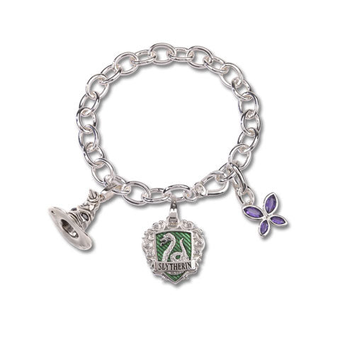 Bracelet Charms - Lumos Serpentard - Harry Potter, un bijou unique en plaqué argent avec charmes inspirés de l'univers de Harry Potter, symbolisant l'élégance et l'engagement pour une bonne cause.