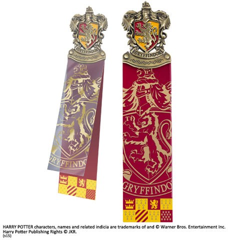 Marque-page Entête Gryffondor - Harry Potter, un accessoire unique en métal émaillé, orné de l'armoirerie emblématique de Gryffondor, idéal pour les fans de la saga magique.