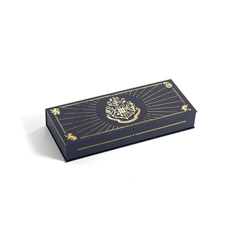 Set Plume d'écriture de Poudlard - Harry Potter présenté dans un élégant emballage, idéal pour les collectionneurs.