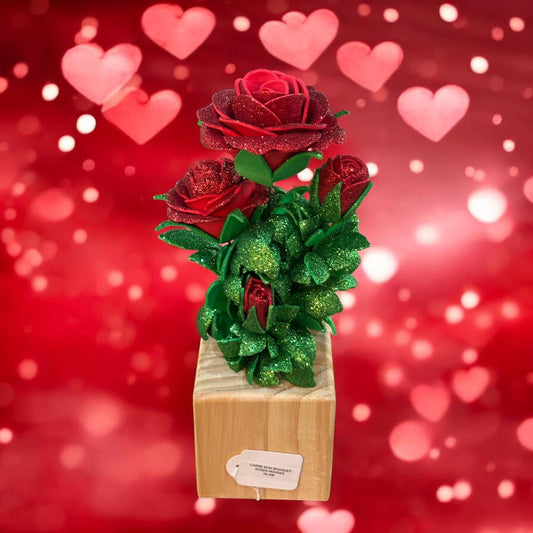 Bouquet rouge sur carré bois - MA FABRIQUE BIEN AIMEE