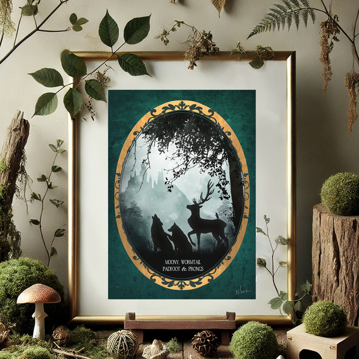 Affiche A5 - L'Ombre des Maraudeurs sans cadre, une œuvre sombre et poétique de Mihne Creations, évoquant une atmosphère mystérieuse avec l'ombre d'êtres invisibles sur papier mat.