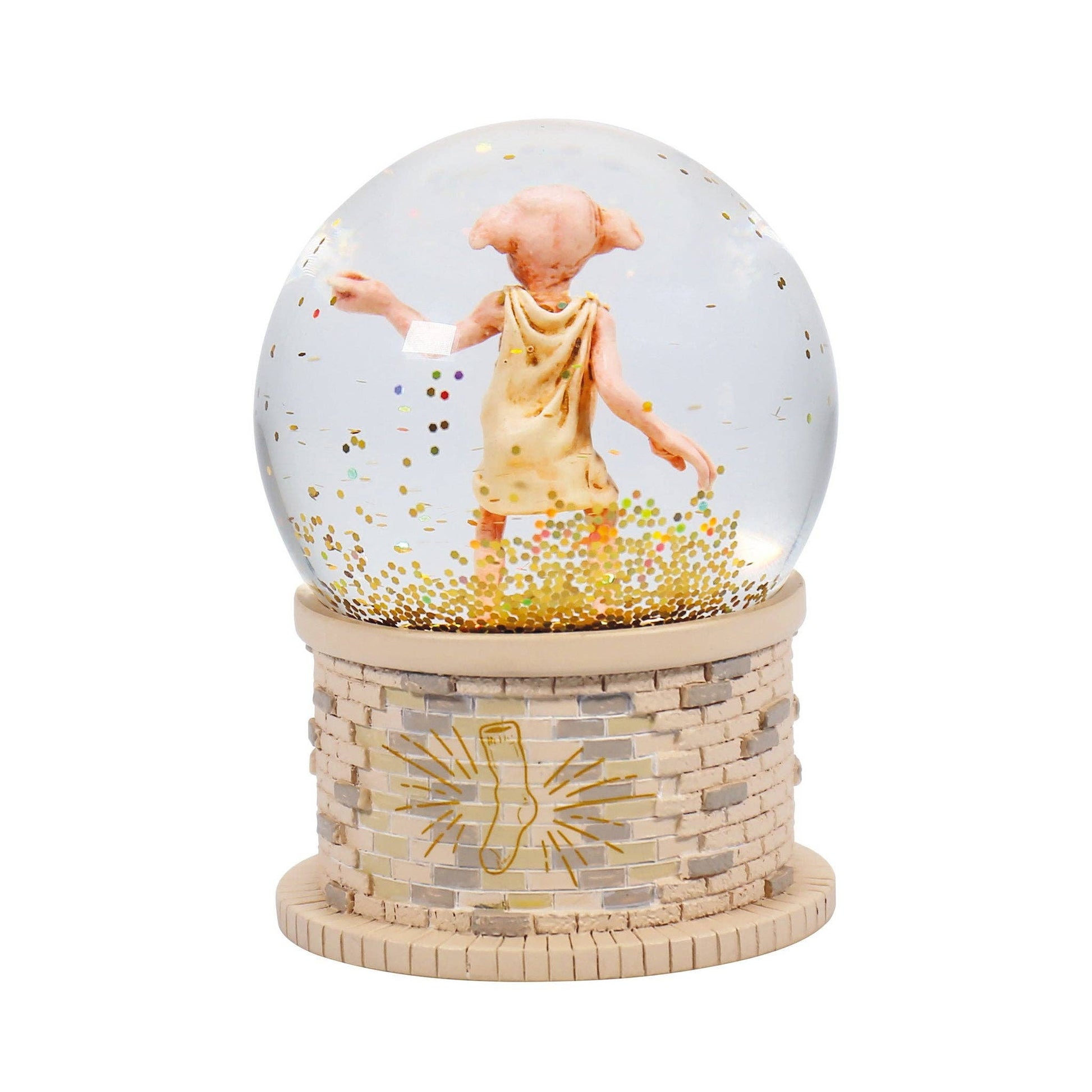 Détail de la boule à neige Harry Potter Dobby de Half Moon Bay, avec une vue rapprochée de l'elfe Dobby entouré de paillettes, une décoration magique pour toute collection.