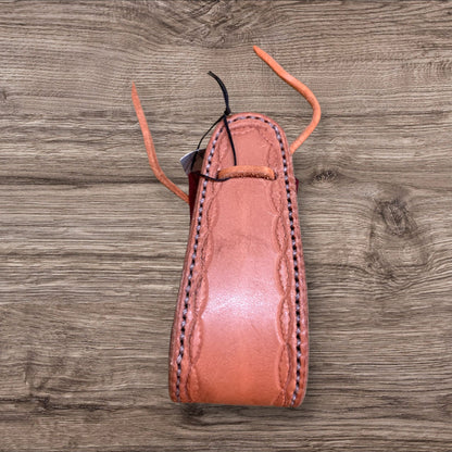 Bourse artisanale en cuir d'Eric Cuir, accessoire essentiel pour festivals et conventions cosplay, alliant praticité et élégance.