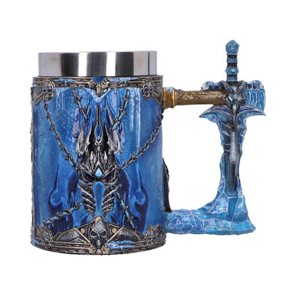 Chope The Lich King de Nemesis Now, vue en gros plan mettant en valeur la finition gothique et l'insert en acier inoxydable, parfait pour les amateurs de décoration.