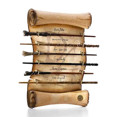 Détails sur la Baguette de Harry Potter, faisant partie de la collection de l'Armée de Dumbledore, conçue par Noble Collection pour les fans de la saga magique.