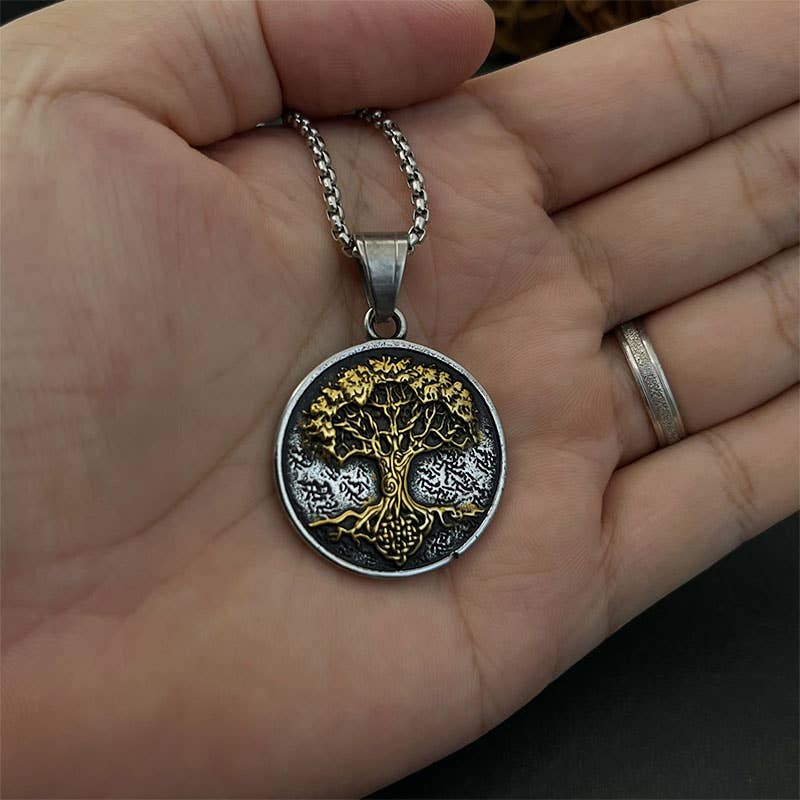 Collier en acier inoxydable avec pendentif Arbre de vie de GemMeet, idéal pour les passionnés de mythologie nordique.