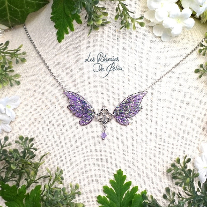 ALDÉRA - Petit collier ailes de fée violet
