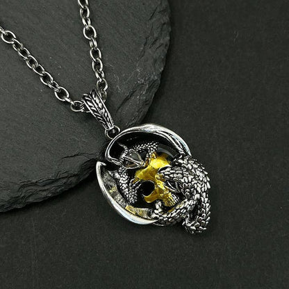 Collier en forme de crâne de dragon viking pour homme de GemMeet, un bijou fascinant qui incarne la puissance de la culture nordique.