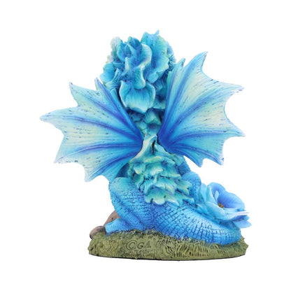 Angle latéral de la Figurine de Dragon fleur de pavot bleue 11 cm, capturant l'essence mystérieuse et la grâce florale de cette pièce unique pour embellir votre espace.