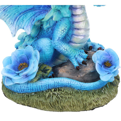 Vue détaillée de la Figurine de Dragon fleur de pavot bleue 11 cm, mettant en avant la finition peinte à la main et la magie des créatures légendaires.