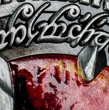 Pièce de luxe Le Seigneur des Anneaux : L'Œil de Sauron de AAA Merchandise Limited, une œuvre d'art captivante inspirée de la mythologie de la Terre du Milieu.