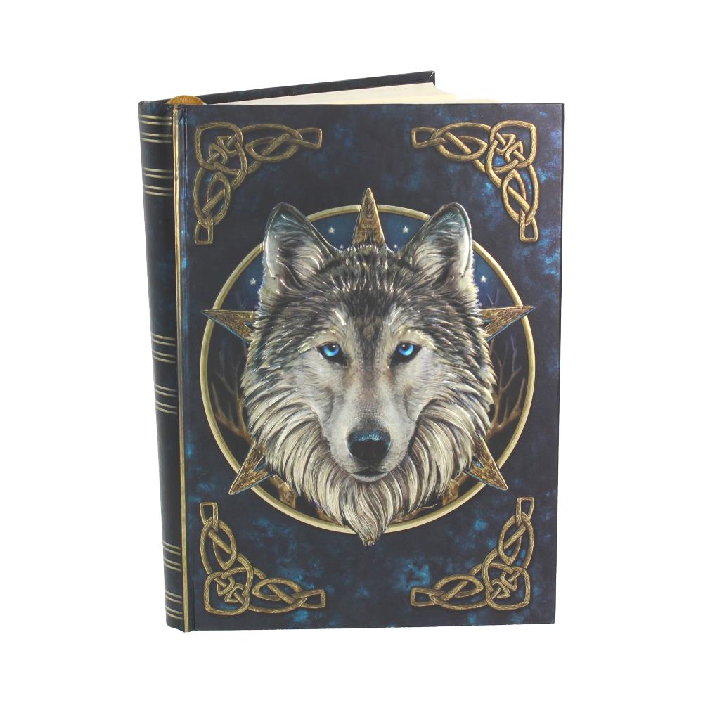 Journal Le Sauvage de 17 cm, captivant carnet de Nemesis Now, orné d'un loup majestueux aux yeux bleus et de motifs celtiques dorés, parfait pour libérer votre créativité.