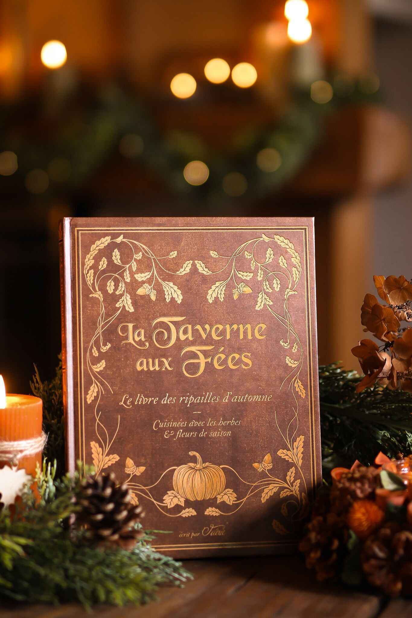 Illustration captivante du livre de cuisine 'La Taverne aux Fées' de Faërie, présentant une recette délicieuse et évoquant un voyage culinaire magique.