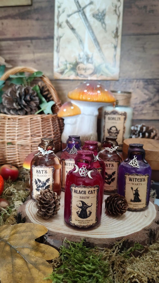 Mini Potion Apothicaire de Le Grimoire d'Elie, une fiole artisanale en verre aux teintes de bronze profond, parfaite pour ajouter une touche de magie et de mystère à votre décor.