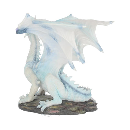 Figurine de dragon blanc Grawlbane 20 cm en position d'attaque, sur un fond sombre pour accentuer son impressionnante posture.