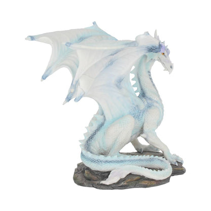 Détail de la figurine de dragon blanc Grawlbane 20 cm, mettant en avant ses cornes éclatantes et ses ailes déployées.