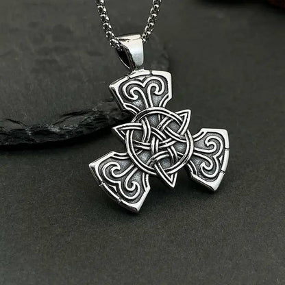 Pendentif runique culturel à nœud celtique de style nordique vintage de GemMeet, un bijou qui fusionne l'élégance celtique et le mystère nordique.