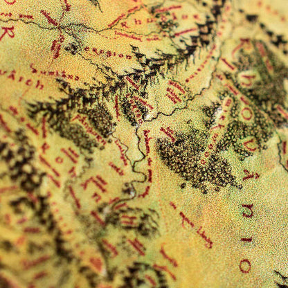 Design artistique de la carte de la Terre du Milieu, pièce unique d'AAA Merchandise Limited, idéale pour transformer votre espace en une aventure épique.