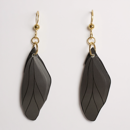 Boucles d'oreilles - Aile de fée, un accessoire poétique fabriqué à la main, en acier inoxydable argenté, parfait pour toute occasion.