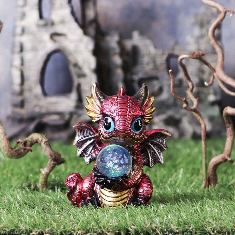 Figurine du Dragon Orbe 10,8 cm, un chef-d'œuvre en résine peinte à la main révélant la beauté d'une créature légendaire.