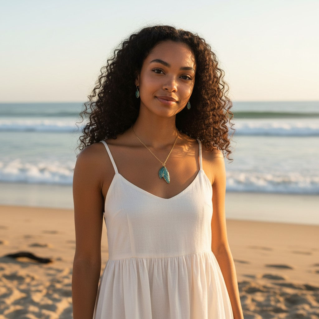 Chaîne du collier pendentif Aile de fée, en acier inoxydable argenté, soulignant la qualité et l'élégance de ce bijou fascinant.